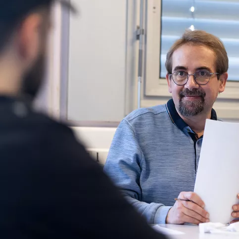 Pro'Pulse de Vernon  - séance de simulation de rendez-vous d'embauche animée par Florent Baudry, formateur en insertion avec Lucas