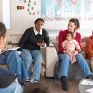 Maison des familles du bassin annécien  - atelier "Y'a pas de parent parfait" (YAPPP) avec les mamans et l'équipe. Euphémie, prend la parole